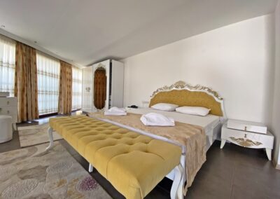 zehra hotel kral odası