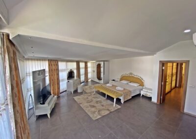 zehra hotel kral odası