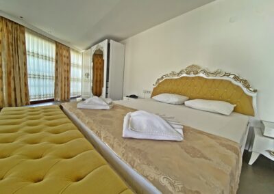 zehra hotel kral odası