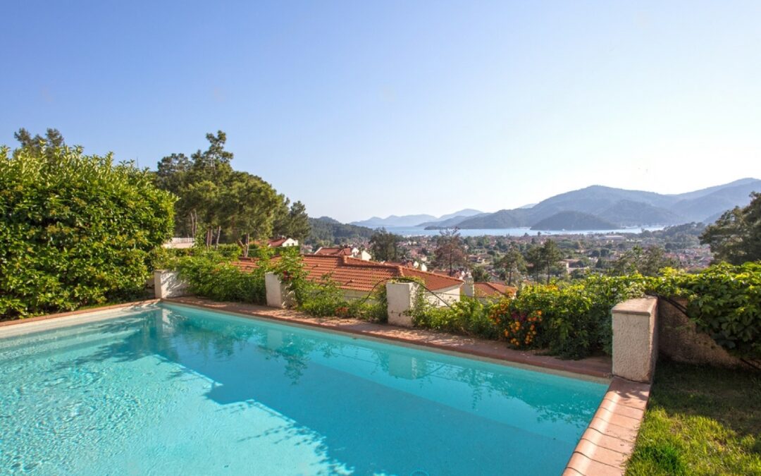 Отель или арендованная вилла?