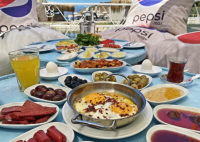 Bayanlar Plajı sabah kahvaltısı