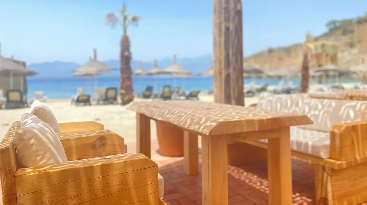 zehra-restoran-ve-zehra-kuleli-beach